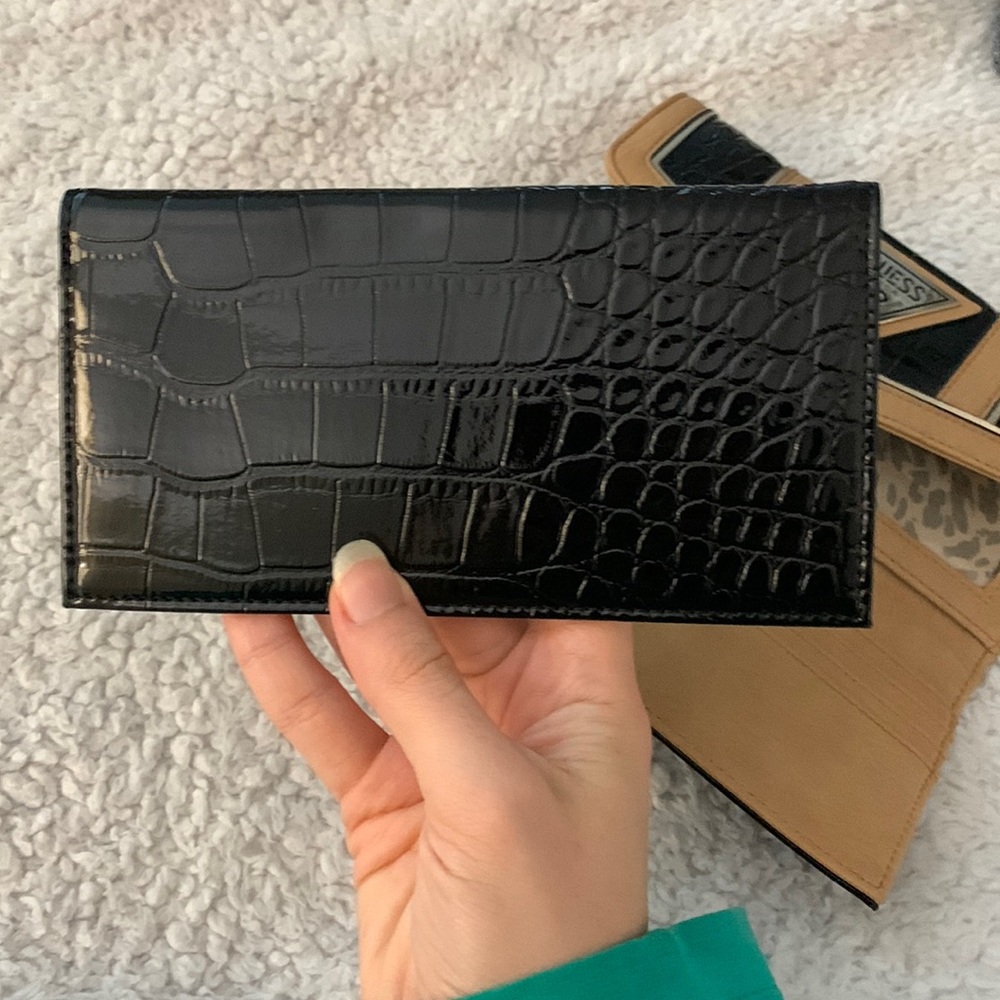 Guess Patent Snakeskin Wallet - Picture 12 of 17
